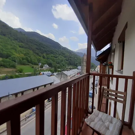 アパート En Pirineos ビエルサ