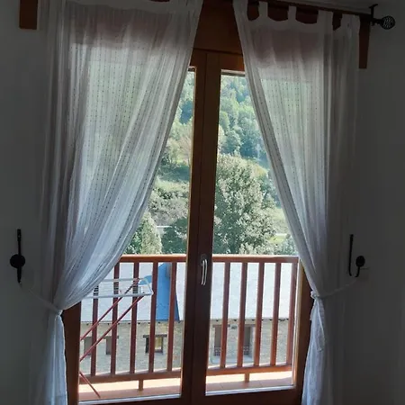 Apartament En Pirineos *