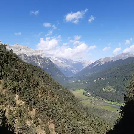 En Pirineos アパート ビエルサ