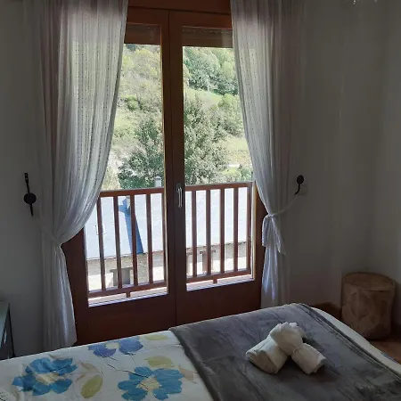 En Pirineos アパート