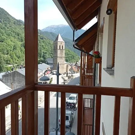 En Pirineos アパート ビエルサ